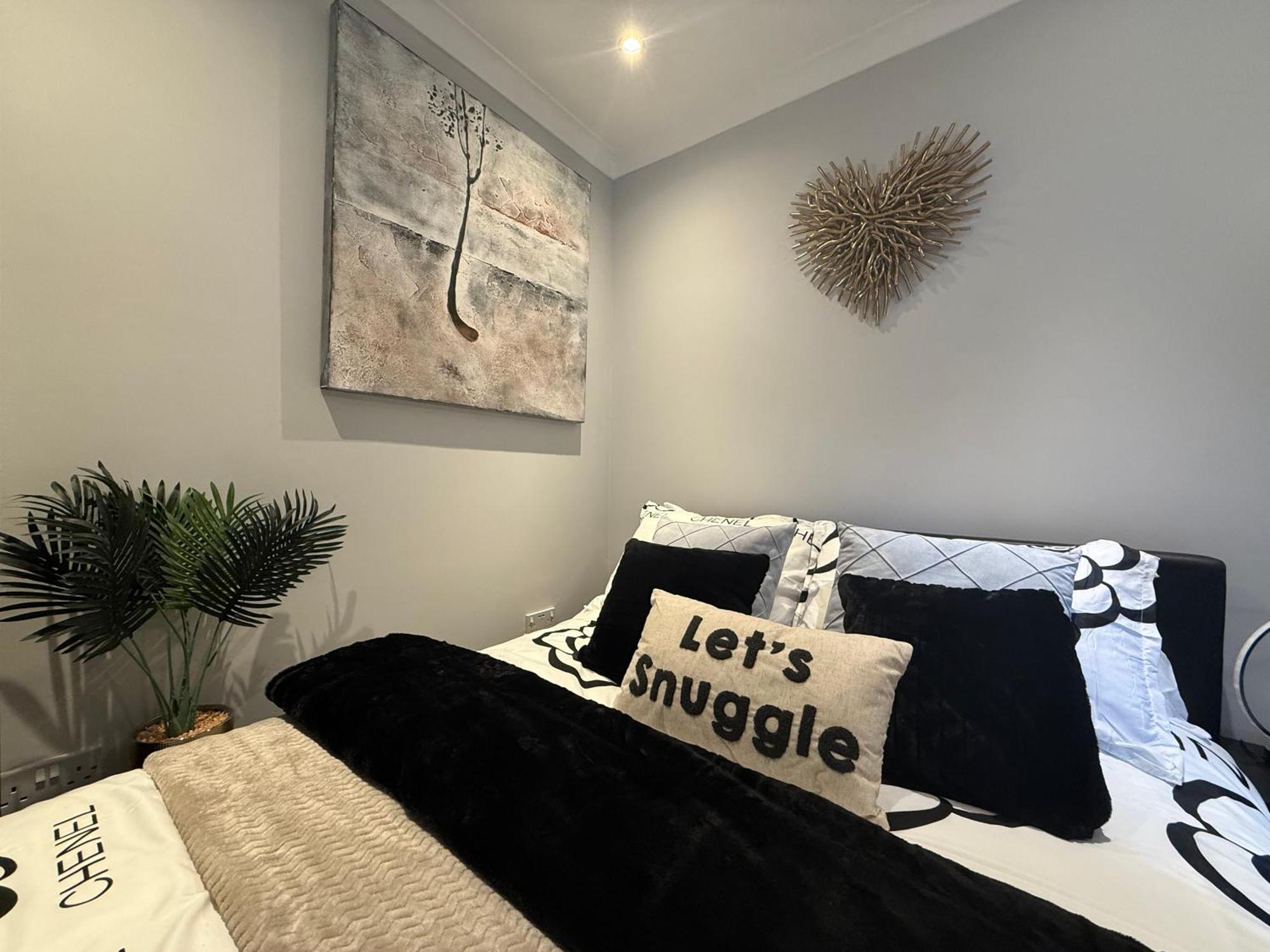 C - Newly Renovated Private 1 Bed Near Trent Bridge Cricket Ground And National Water Sports Centre